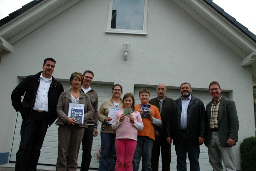 Familie Palm sowie Marcus Paffrath und Petra Kleber wurden von der NABU-Umweltgruppe Burgwald und Burgwalds B&uuml;rgermeister Adam Daume ausgezeichnet